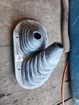 89-95 Toyota 4Runner camioneta pickup 4x4 piso de goma palanca de cambios bota 4x4 OEM Foto 1 de 4