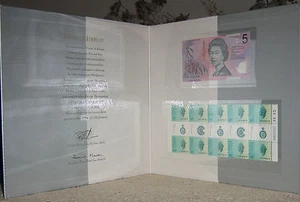 30 years decimal Curency Note and Stamp Presentation Folder Nice Scarce - Picture 1 of 3