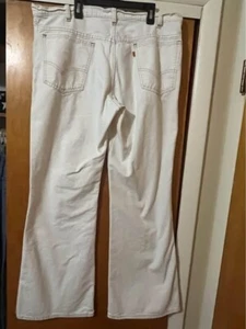Vintage (Ende 60er / Anfang 70er) Levi’s Off White Bell Bottom Jeans - Bild 1 von 3