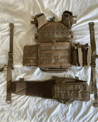 Portador de placa Condor Gunner Foto 1 de 4