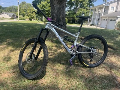 mountain bike - Image 1 of 4