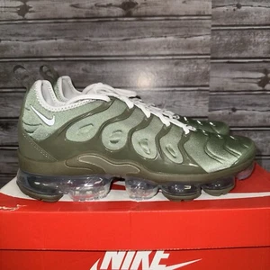 NEU Nike Air Vapormax Plus Ölgrün Medium Oliv Khaki FD0779-386 Herren Größe 9 " - Bild 1 von 6
