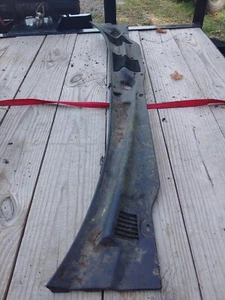 22693160 Chevy Malibu Windshield Wiper Cowl  - Bild 1 von 3