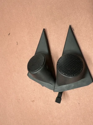Par de altavoces de puerta tweeter OEM #86160 BMW E28 528e 524td 528I 533I 535I Foto 1 de 4