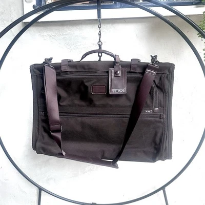 TUMI Alpha 22133BH Bolsa de Ropa Triple Plegable Marrón Nylon Balístico Viaje Foto 1 de 4