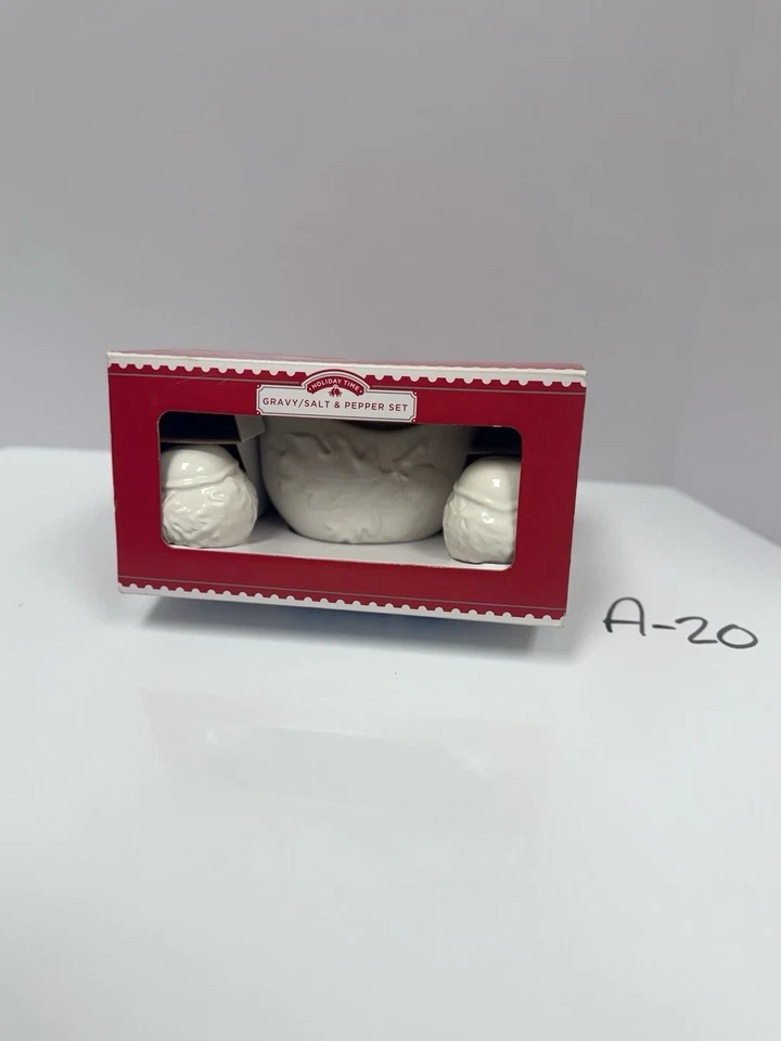 Holiday Time Gravy / Salt & Pepper Set Leaf Design -