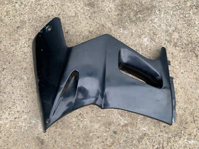 Panel de carenado lado derecho Kawasaki Gpz1100 de un modelo 1997 Foto 1 de 4