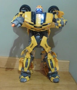 Transformers Movie Ultimate Bubble Bee - Bild 1 von 1