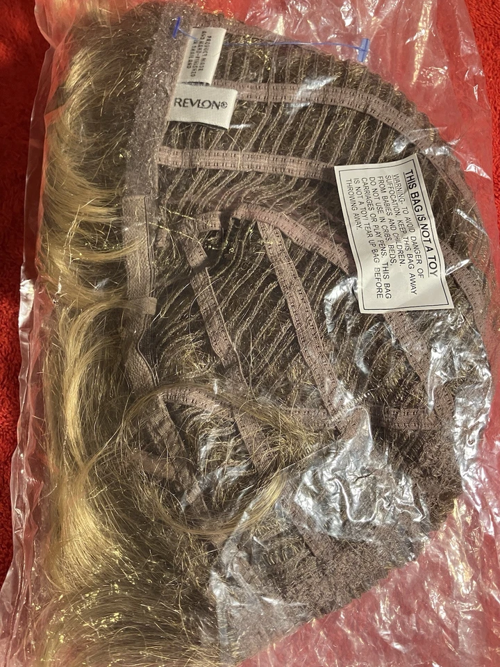 Peluca corta REVLON rubia ceniza Foto 1 de 4