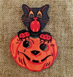 U Choose Vintage Inspired Cat Sits in Pumpkin Halloween Cardstock Decoration - Bild 1 von 7