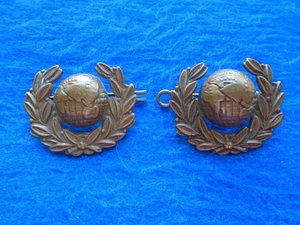 PAIR, WWII ROYAL MARINES COMMANDO BRASS COLLAR BADGES - Picture 1 of 2