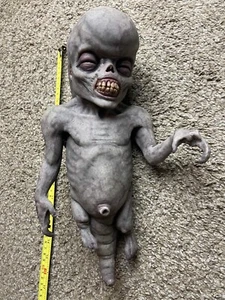 Silicone Baby Alien - Picture 1 of 2