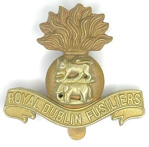 Royal Dublin Fusiliers Cap Badge  (Q3)