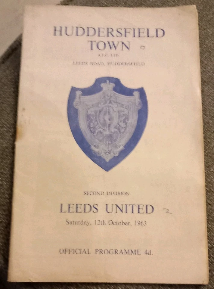 HUDDERSFIELD TOWN V LEEDS UNITED OCT 12th 1963. SECOND DIVISION - Image 1 of 1