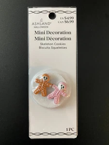 ASHLAND HALLOWEEN MINIATURE SCHELETRO BISCOTTI SU PIATTO ~ NUOVO IN CONFEZIONE 2025 - Foto 1 di 1