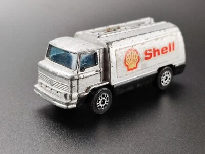 Corgi Juniors Petrol Tanker Shell Truck Great Britain 1:64 - Image 1 of 4