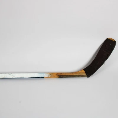 Palo de hockey firmado por el equipo Oilers 1994-95 usado en el juego - certificado de autenticidad JSA y 100 % auténtico... Foto 1 de 4