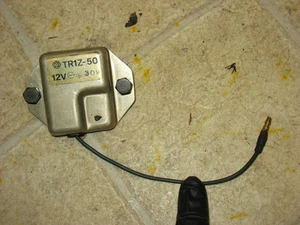 84 YAMAHA PZ480 SE PHAZER VOLTAGE REGULATOR RECTIFIER - Bild 1 von 4