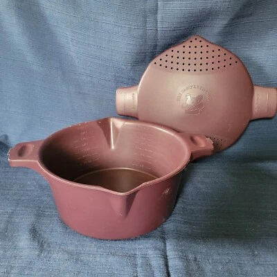 Pampered Chef Micro Cooker Microwave Steamer 8 Cup 2 Qt 2778 Strain USA burgundy - Image 1 of 4