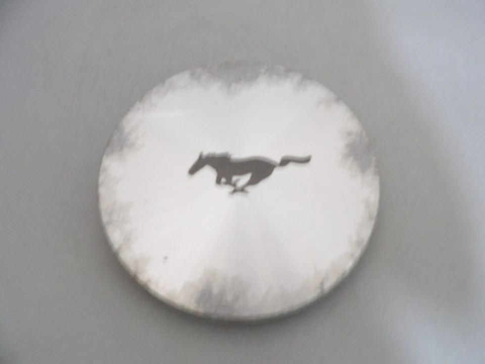 Ford Mustang 1996 1997 1998 tapa central OEM F7ZC-1A096-AA Foto 1 de 4