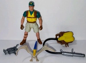 Figura Nick Van Owen con cría 100% completa Jurassic The Lost World 1997 (C - Imagen 1 de 5