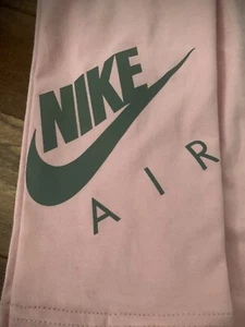 New Nike Girls Tight Fit Leggings Size XL  Color Pink NWT - Picture 1 of 7