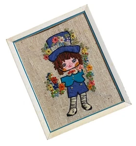 Vintage Crewel Stickerei große Augen Junge blau Handarbeit gerahmt Kunst Barbara Keane - Bild 1 von 4