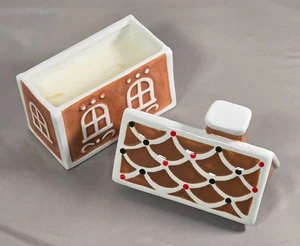 NEW Holiday Gingerbread House Scented Candle 3" x 3" x 5" - Picture 1 of 13