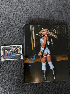 Maxxine Dupri Signed Autographed 8x10 Photo And Signed Card WWE Diva - Picture 1 of 1