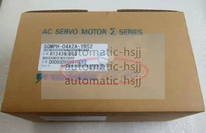 ONE Yaskawa Servo Motor SGMPH-04A2A-YR52 NEW - Picture 1 of 3