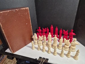 Vintage Kingsway Florentine Replica 11th Century Figure Red White Chess Set - Picture 1 of 18
