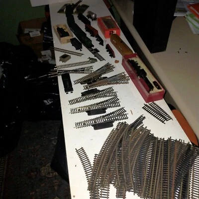 Stock di articoli x modellismo ferroviario in scala HO originali marca Rivarossi - Immagine 1 di 4