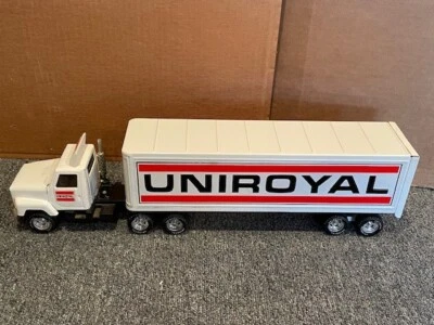 ERTL Uniroyal Semi & Trailer, White, Nice!, VGC!, 1/48 - Image 1 of 3
