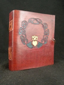 Diario de cuero hecho a mano celta irlandés romántico CLADDAGH - Imagen 1 de 9