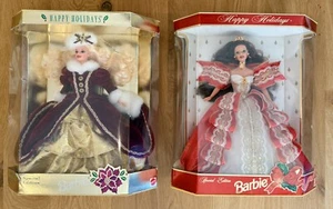 2 Barbie Puppen Special Collectible Happy Holiday Editions Neu in OVP New NON-MINT Boxen - Bild 1 von 19