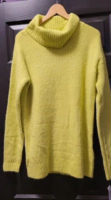 Suéter Style And Co pequeno gola alta verde limão amarelo - Imagem 1 de 3