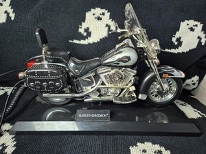 Harley Davidson Heritage Softail Motorcycle Telephone Black w/ Silver Flames - Zdjęcie 1 z 9