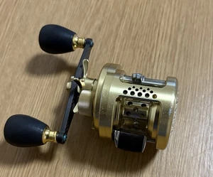 SHIMANO : CALCUTTA CONQUEST 101, High-performance round bait reel, Left hand 00 - Picture 1 of 21