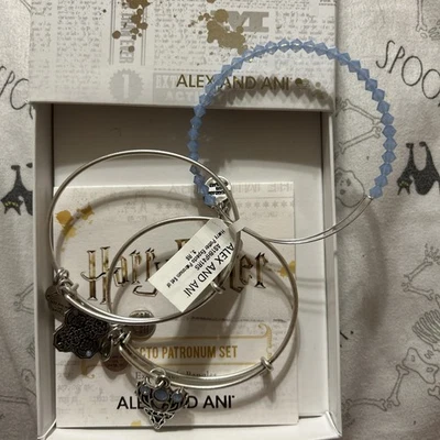 NUEVO CON ETIQUETAS Auténtico ALEX AND ANI Harry Potter Expecto Patronum Brazalete Juego de 3 Foto 1 de 4