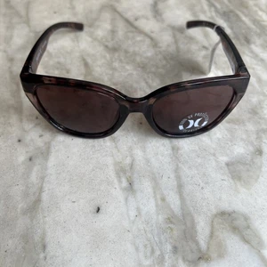Hurley Polarized Women's Lilac Demi Squared Cat Eye Sunglasses - HSL1011OP 526 - Picture 1 of 12