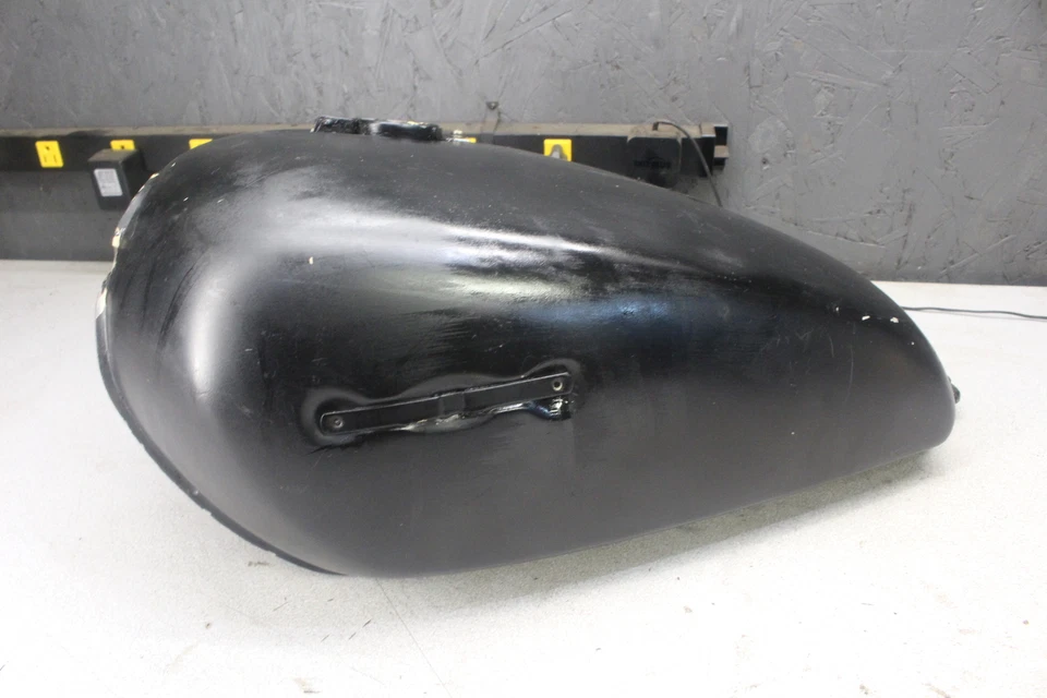 1977 Yamaha XS650 GAS TANK FUEL PETROL RESERVOIR 0366.EP - Image 1 of 4