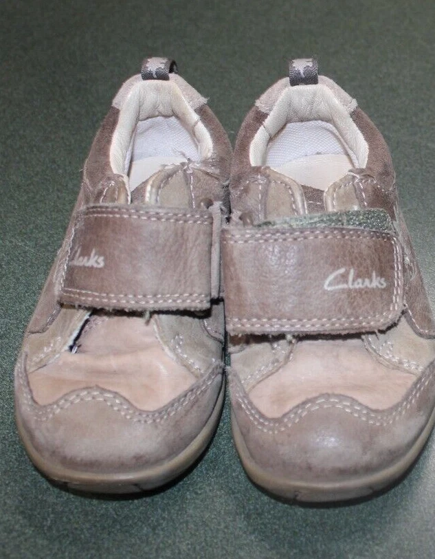 BOYS CLARKS FIRST SHOES-SIZE 4.5 - Image 1 of 1