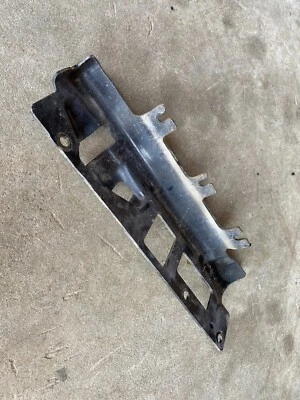 1996 Chevrolet Cavalier 2.2 Bracket C380 - Изображение 1 из 2