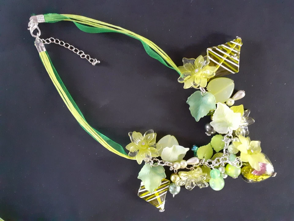 FLOWER  NECKLACE STATEMENT LUCITE/GLASS BEADS ADJUSTABLE GREENS HAND THREADED - Image 1 of 1