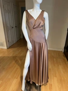 $345 FAME AND PARTNERS ESCALA LONG TRAIN GOWN SIZE 4 NO TRAIN - Picture 1 of 3
