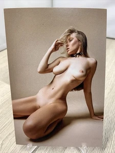 Pinup ragazza 4x6 foto lucida bella donna bionda nuda modello Risqué - Foto 1 di 5