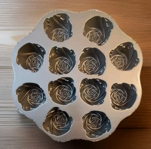 Nordic Ware Sweetheart Rose Mini Cake Cupcake Pan Cast Aluminum 12 Roses USA - Picture 1 of 10