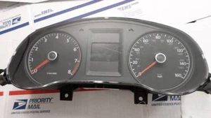 SPEEDOMETER INSTRUMENT CLUSTER VOLKSWAGEN JETTA 2011 2012 5C6920950D 6K OEM - Picture 1 of 1