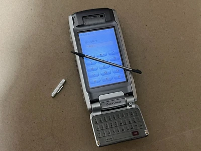 Sony Ericsson P910i - 64 MB - Ambient Silver (Unlocked) - Image 1 of 4