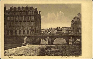 Sedan Frankreich s/w Ansichtskarte ~1920/30 Blick auf die Maas Brücke mit Wehr - Picture 1 of 2